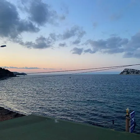 Giritli Meyhanesi & Butik 5* Karaburun (Izmir)