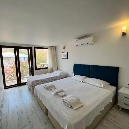 Giritli Meyhanesi & Butik Karaburun