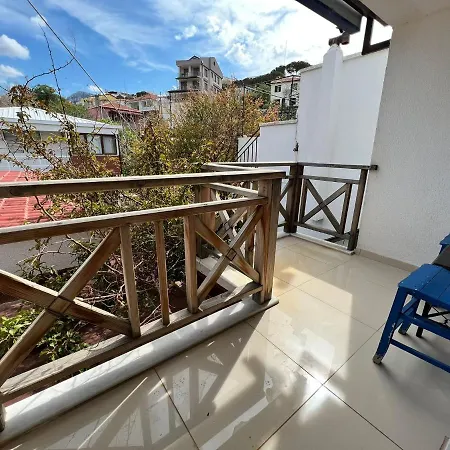 Hotel Giritli Meyhanesi & Butik Karaburun (Izmir)