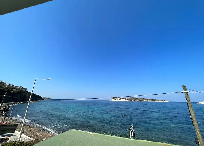 Giritli Meyhanesi & Butik Karaburun (Izmir)