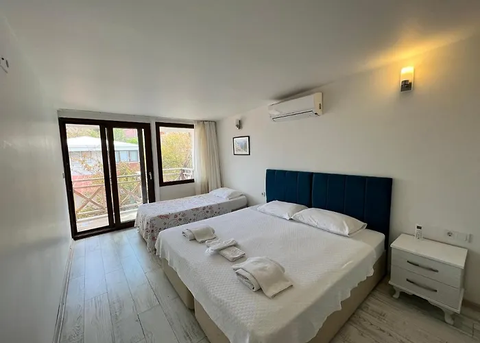 Giritli Meyhanesi & Butik Karaburun (Izmir)