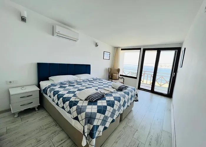 Giritli Meyhanesi & Butik Hotel Karaburun (Izmir)